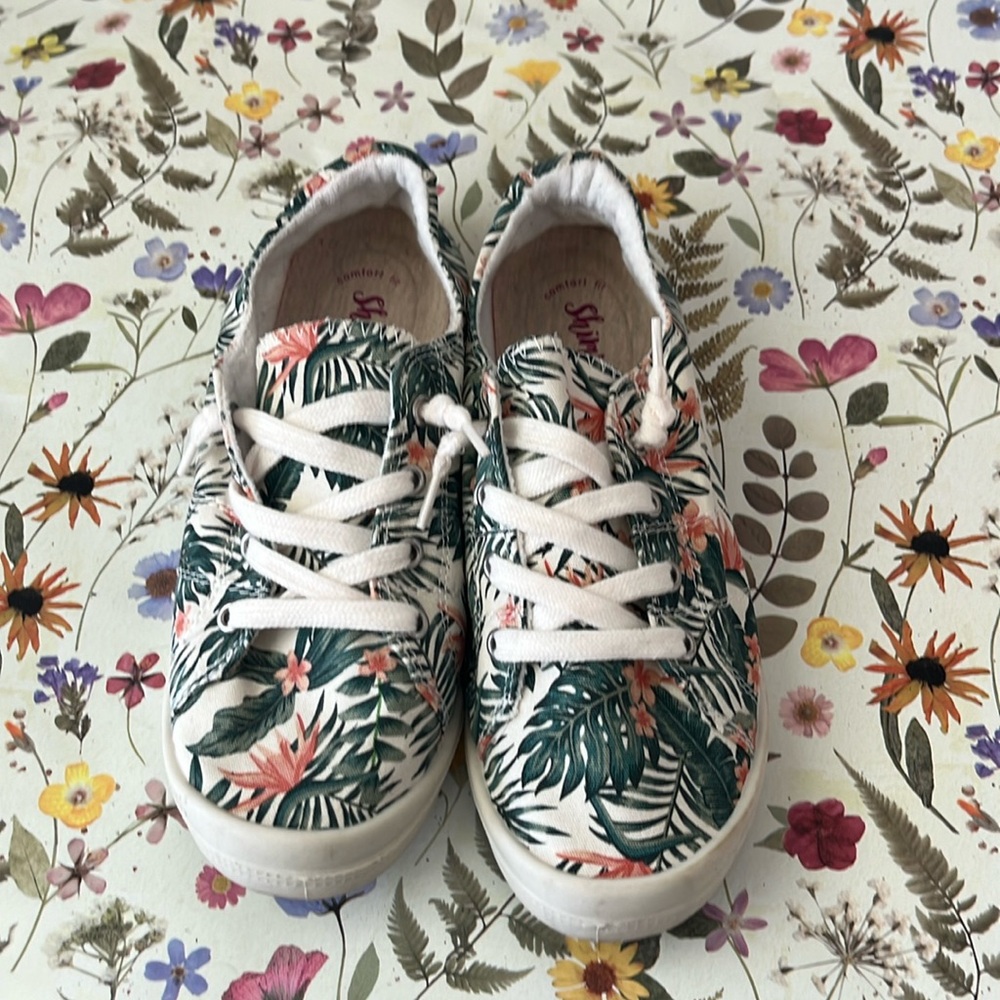 Floral comfort fit shimmer by EDL sneaker size 9 1/2 tropical flowers